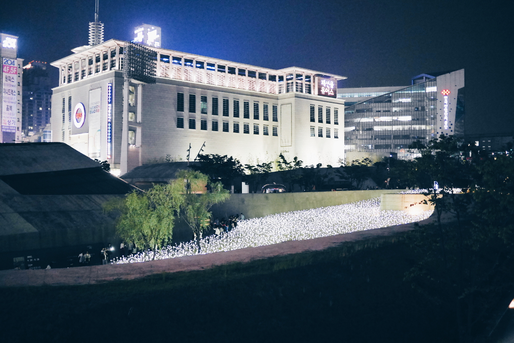 Dongdaemun Design Plaza (동대문디자인플라자), Seoul.