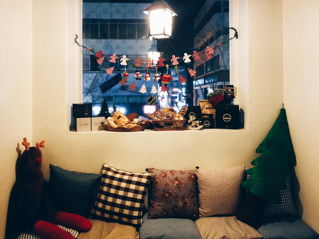 Gordes 고르드, Sinchon, Seoul.