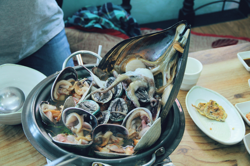 Seafood soup / Haemultang (해물탕)