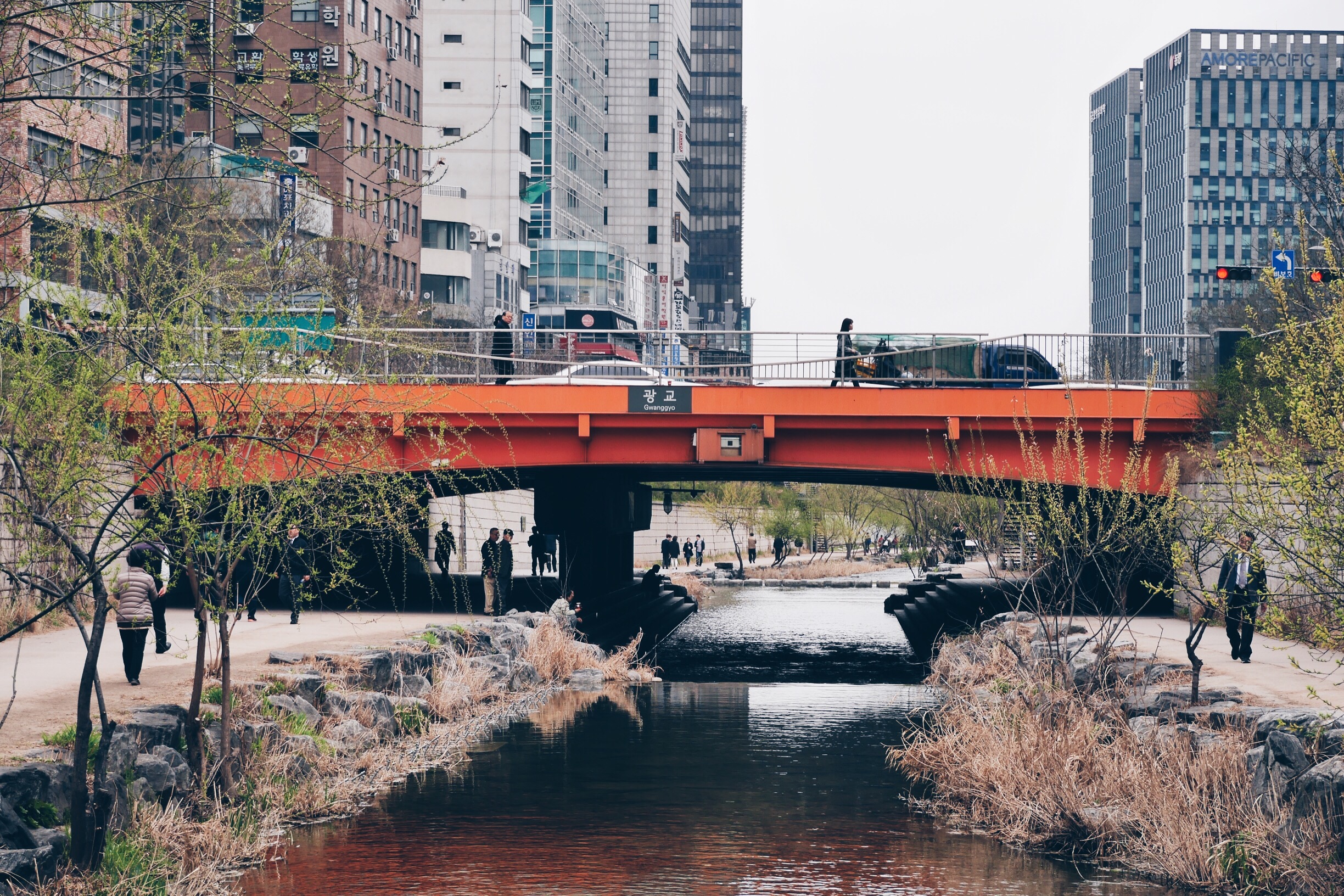 Cheonggyecheon Stream (청계천), Seoul.
