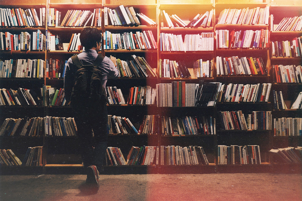 Travel Photographer | Cheonggyecheon secondhand book fair Seoul South Korea